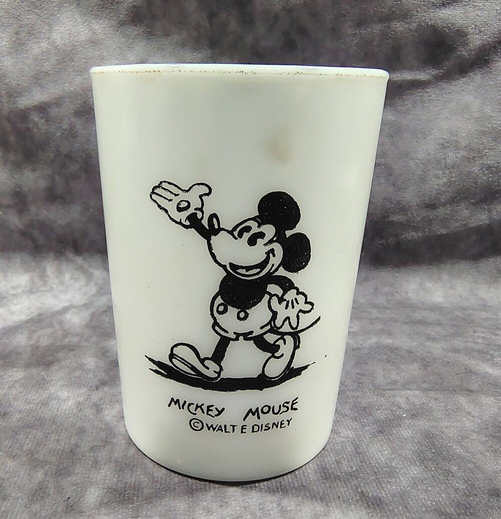 RARE HAZEL ATLAS MICKEY MOUSE TUMBLER